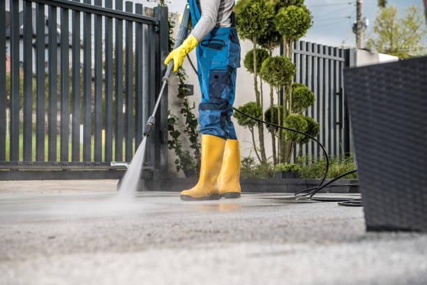 Best Pool Deck Cleaning  in Gang Mills, NY